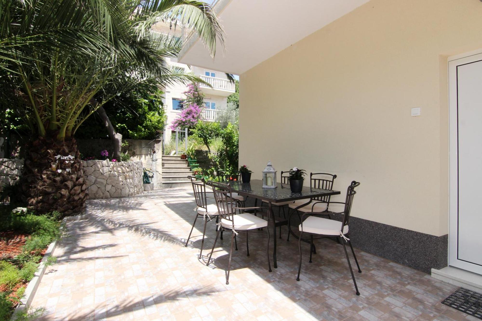 Apartman Lu *