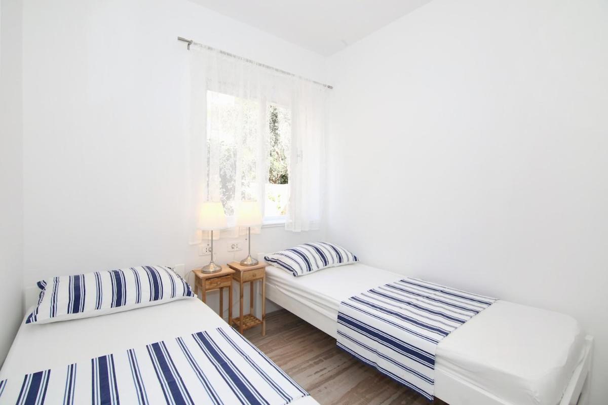 Lu Apartment Split