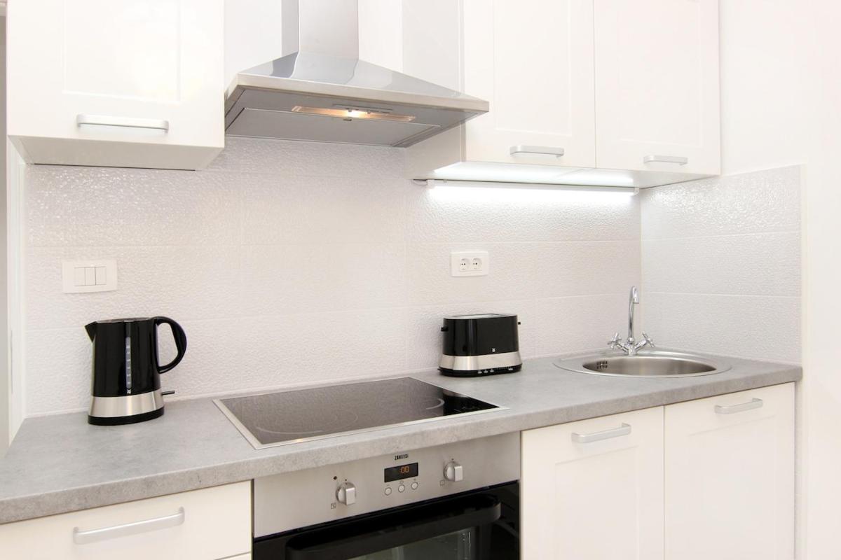 Lu Apartman *